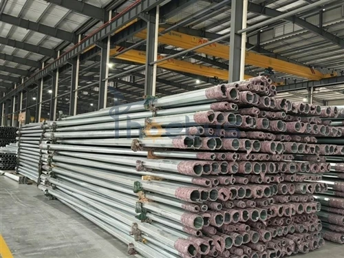 Stalpi de iluminat galvanizat vs. Stalpi de iluminat acoperiți cu pulbere-